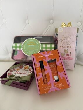 Beauty Bundle Gift Sets Self Care Socks Lip Balm Scrub Oil Hand Cream Eye Masks